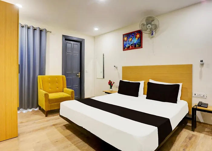 Super Hotel O Near Uttam Nagar East Metro